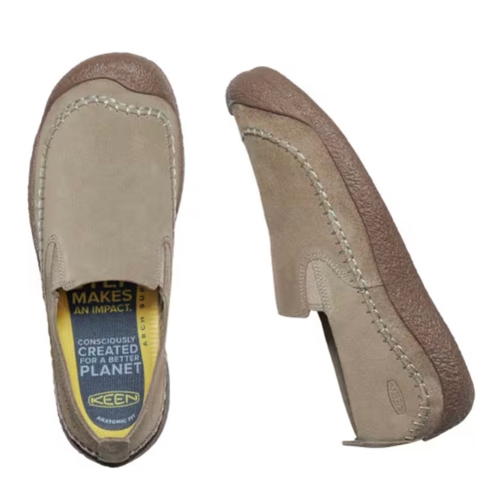 KEEN MEN'S SIZE 10 HOWSER SUEDE SLIP-ONS - TIMBERWOLF/CHESTNUT